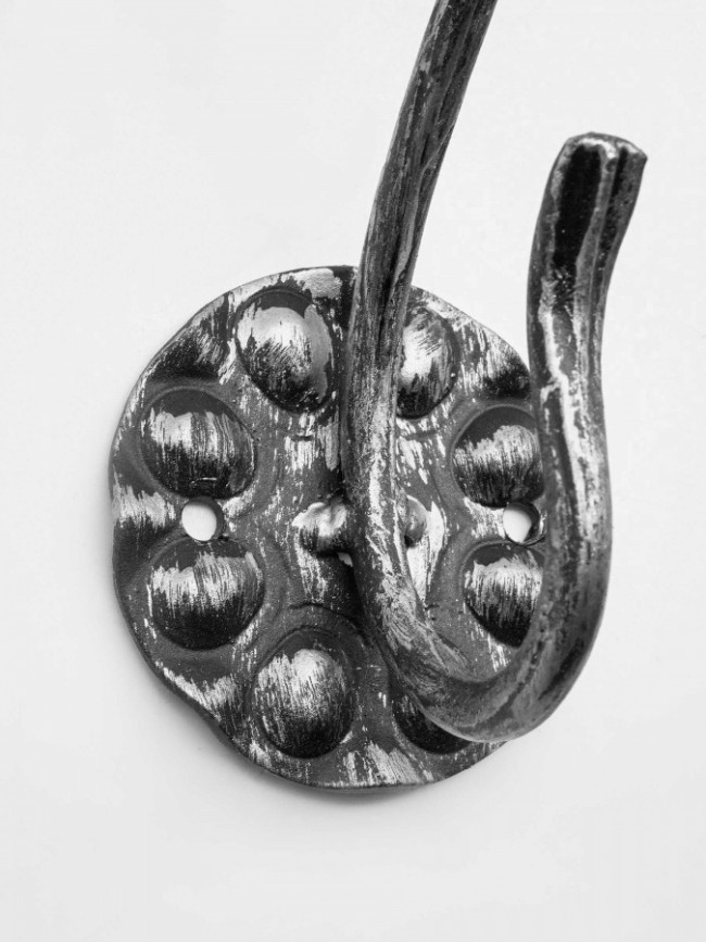 Крючок кованый одинарный (черный)